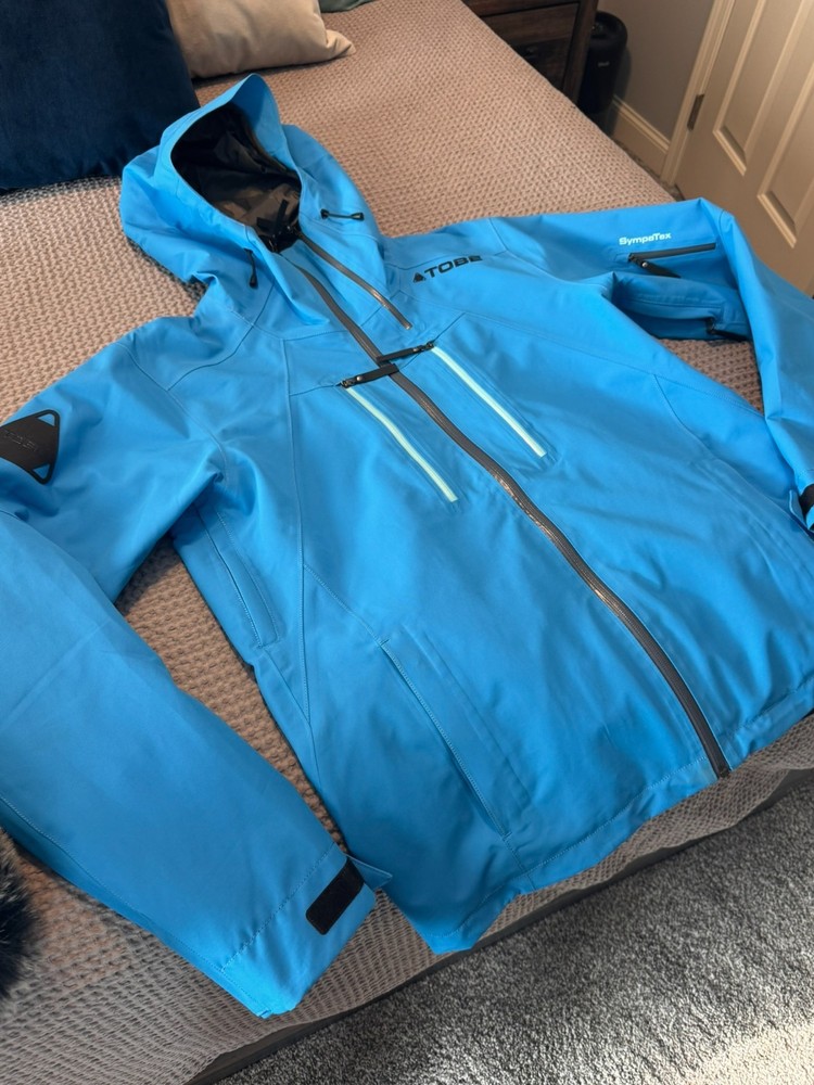 TOBE Macer Jacket (Blue Aster - Medium) Jacket is in like new condition