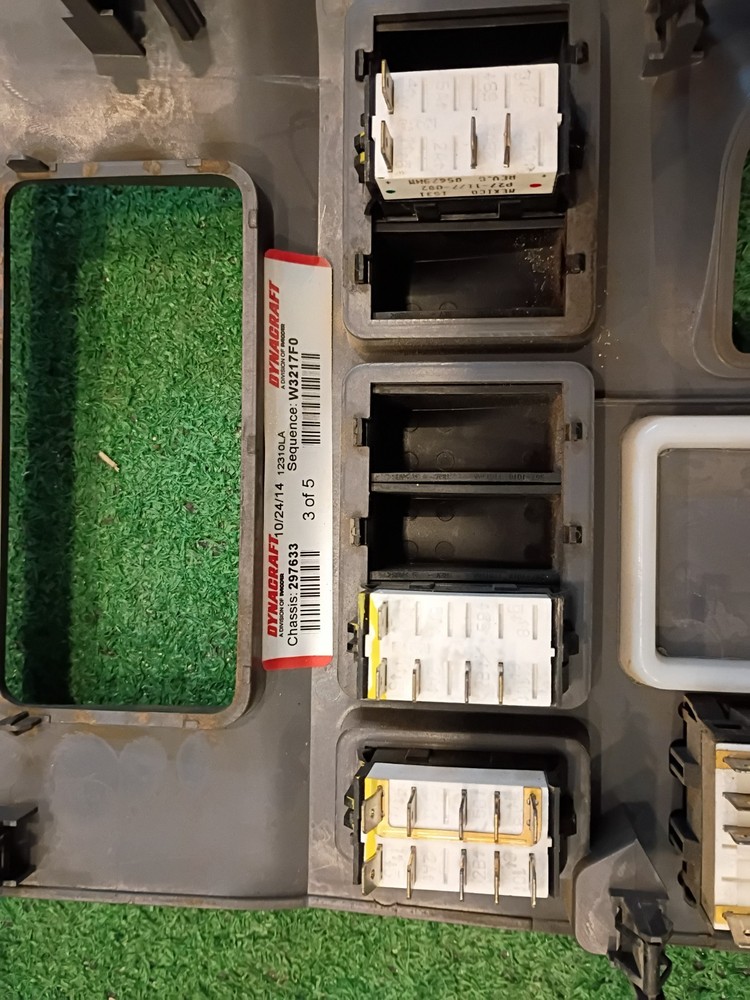 Peterbilt Center Dash Piece W/ Buttons