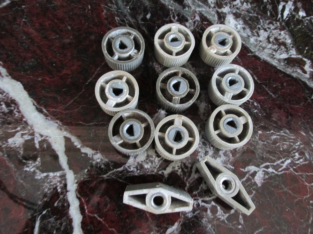 VERY NICE NATIONAL RADIO NC 300/03 KNOBS (OR OTHER) 54 66 183 270 109 240 HR0