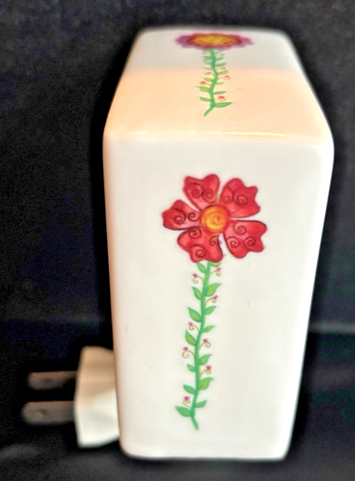 "Haley" Light-Up Ceramic Floral Nightlight
