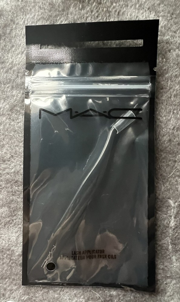MAC Eyelash Extension Tweezers LASH APPLICATOR