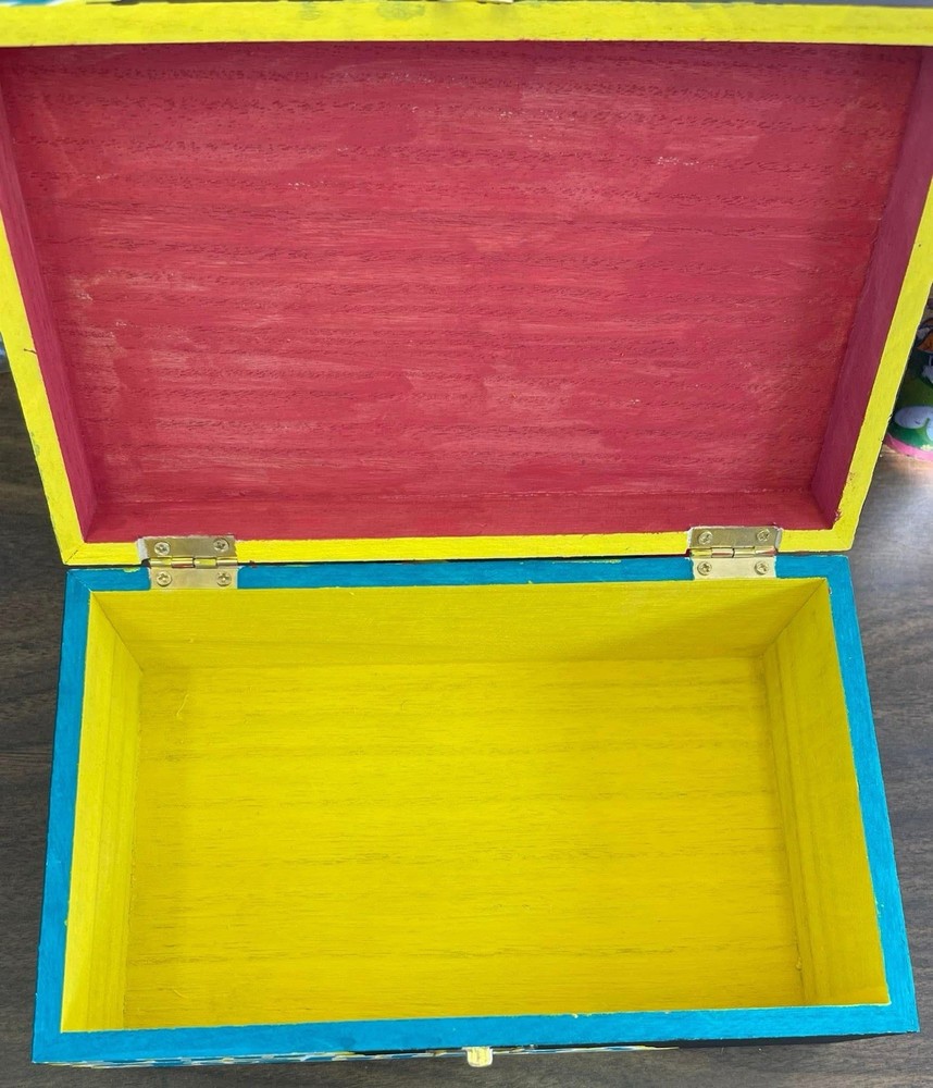 Foo Fighters Ultimate Fan And Memorabilia Keepsake Box