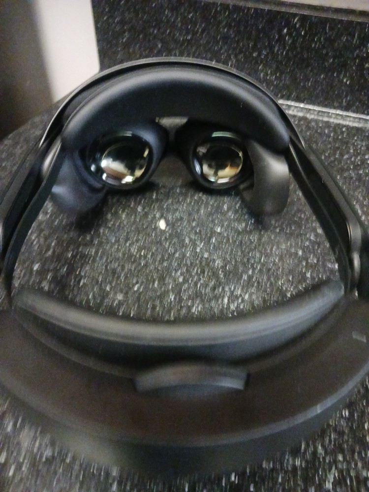 Meta Quest Pro VR 256GB Headset Only + charging dock (No Controllers) TESTED