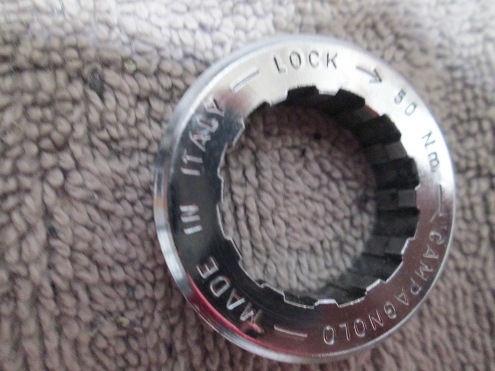 Campagnolo cassettes lock nut ring