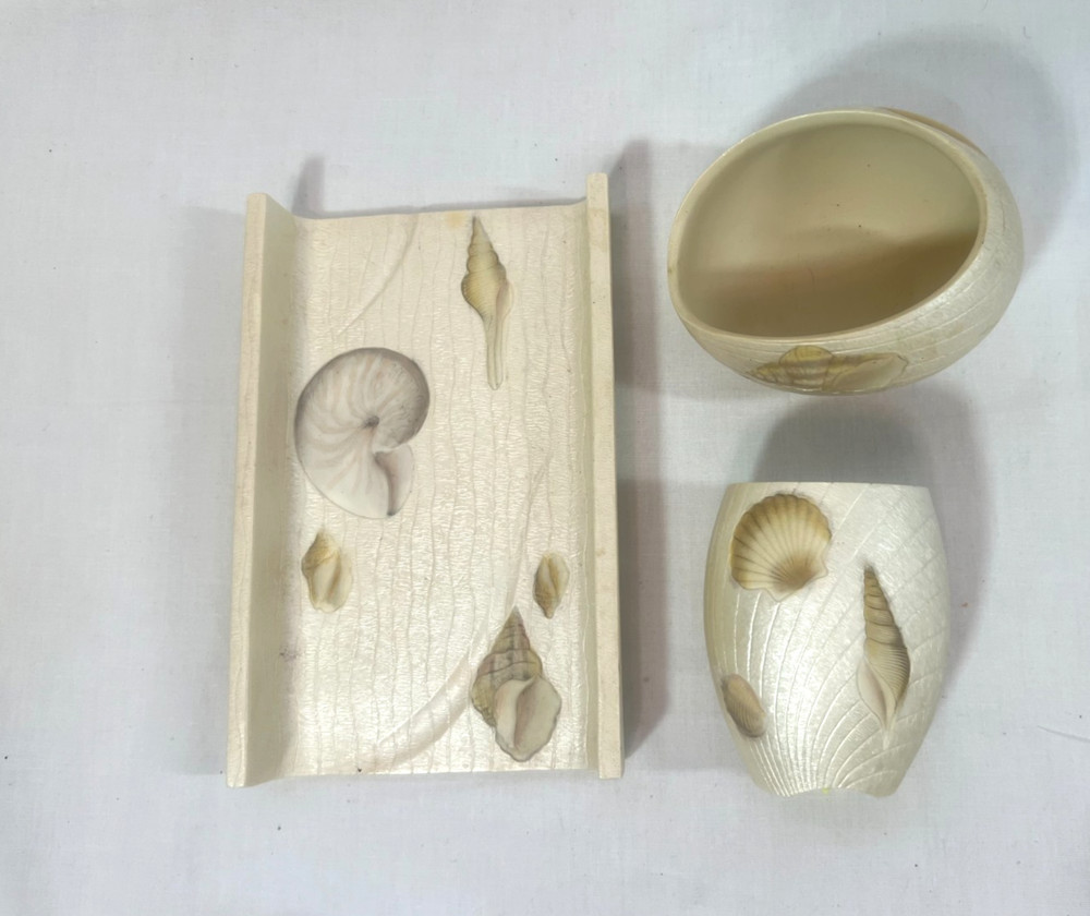 CROSCILL Beachcomber Shells Bath Accessory Set