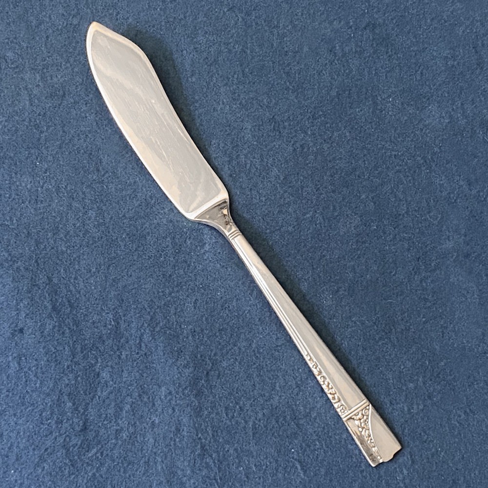 Caprice Pattern - Nobility Silverplate Master Butter Knife 1937