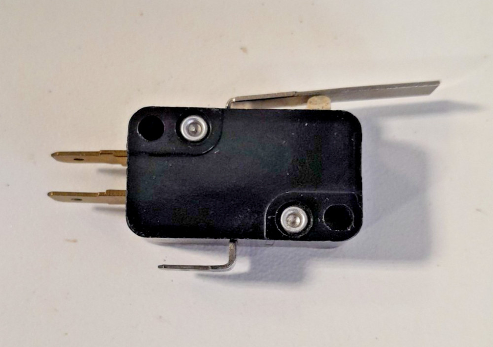 NOS Cherry Electrical E33 Miniature Micro Switch 1/2HP 10 AMP 125-250VAC