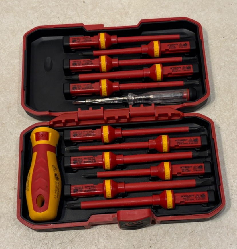 R'DEER 13 PC Insulated Screwdriver Set