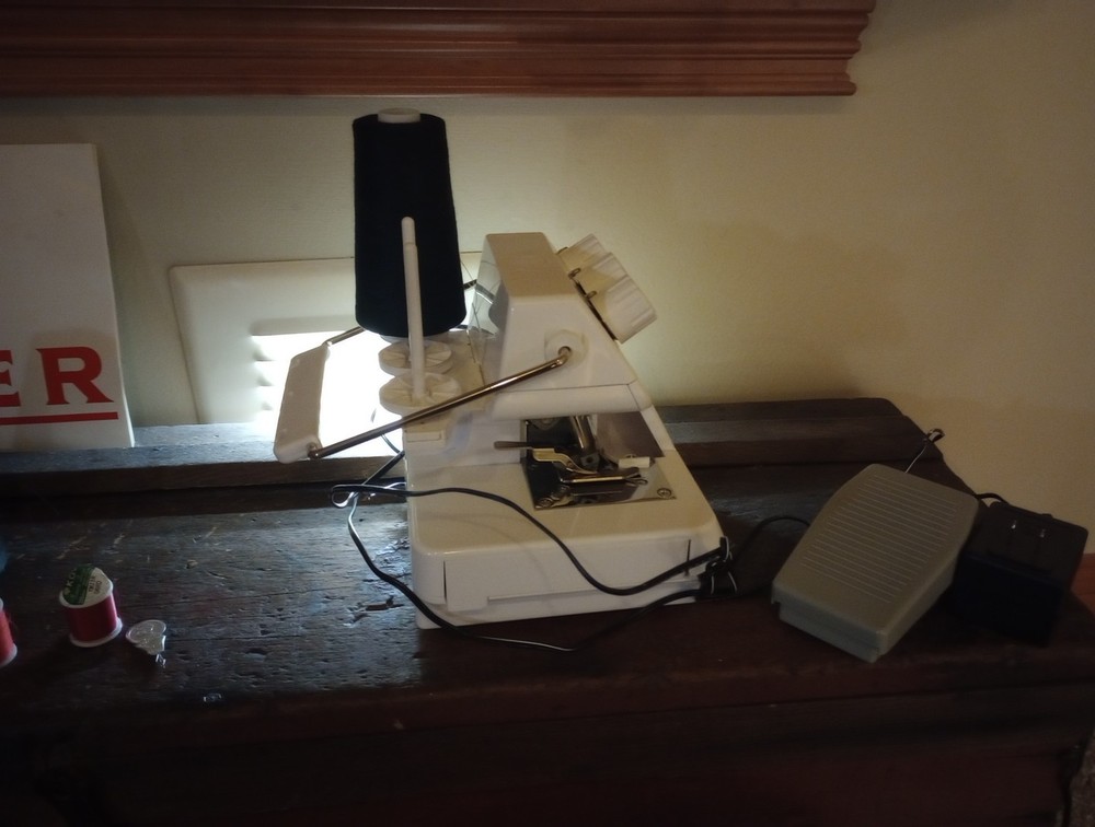 Singer TS-380 + Tiny Serger Machine W/ Box, Pedal, String, Manual (Please Read)