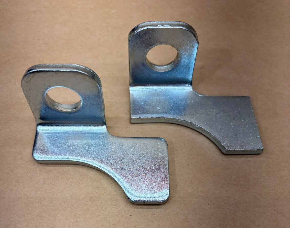 Lot of 2x Freightliner 16-16456-000 Air Suspension Wear Pad LH Shoe-Clip Silver