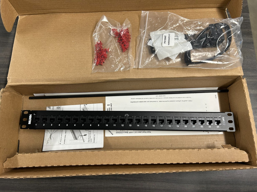 Belden CAT5E KeyConnect Patch Panel 24-port AX104013