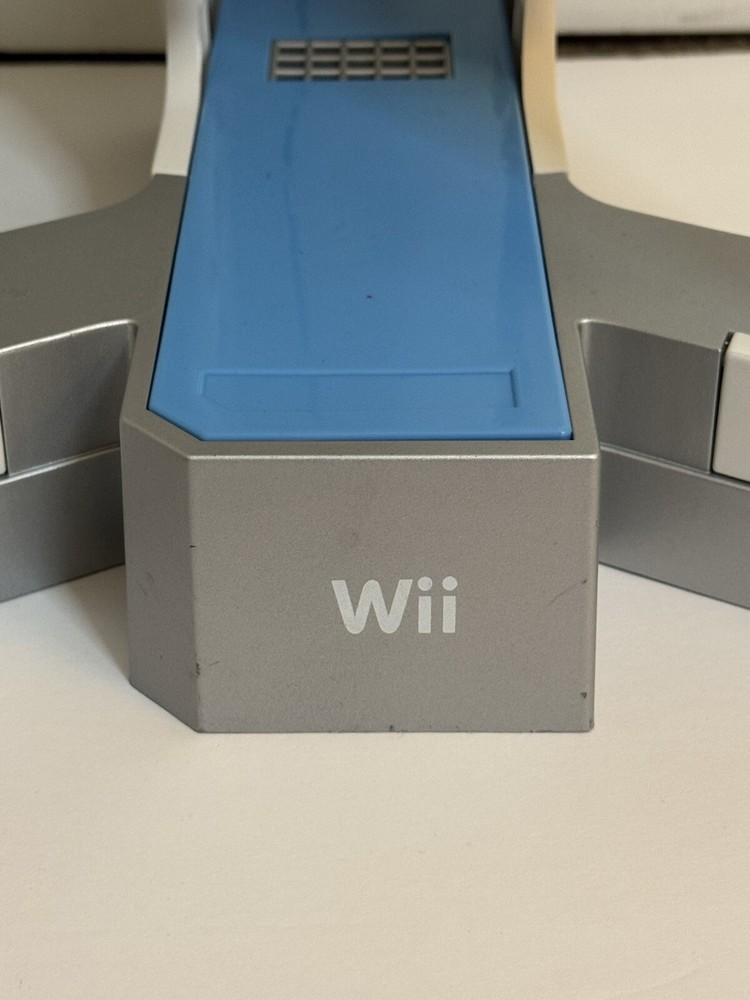 Nintendo Wii Storage Tower Stand 36" Game & Controller Rack EUC
