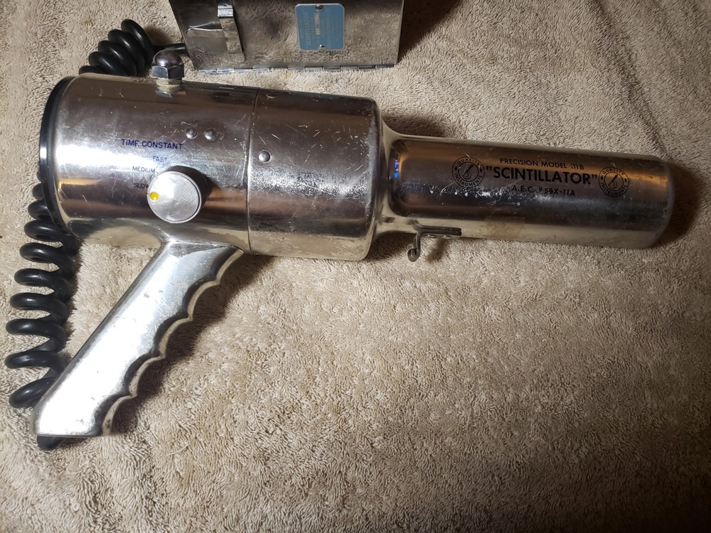 SCINTLLATOR PRECISION MODEL 111B SYSTEM