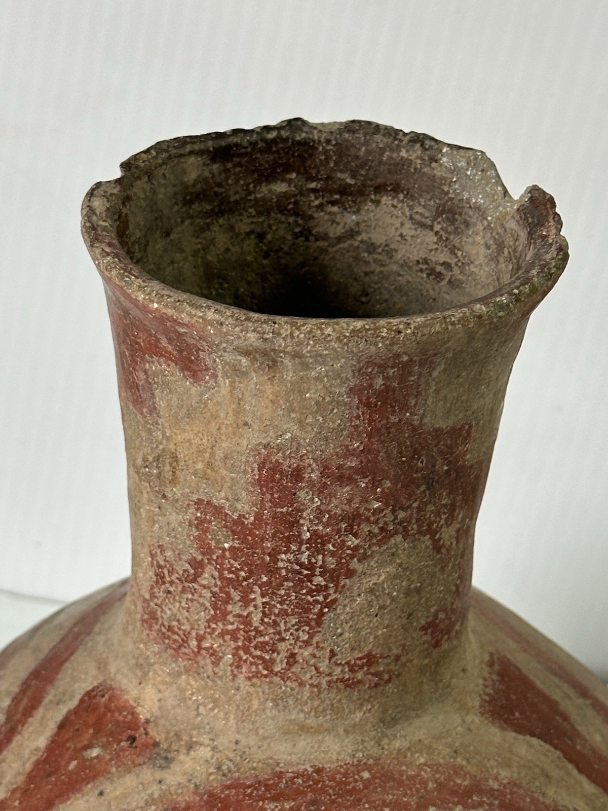 FLAWLESS AUTHENTIC RED & WHITE CROSSKNO SWIRL POTTERY WATER BOTTLE FROM ARKANSAS