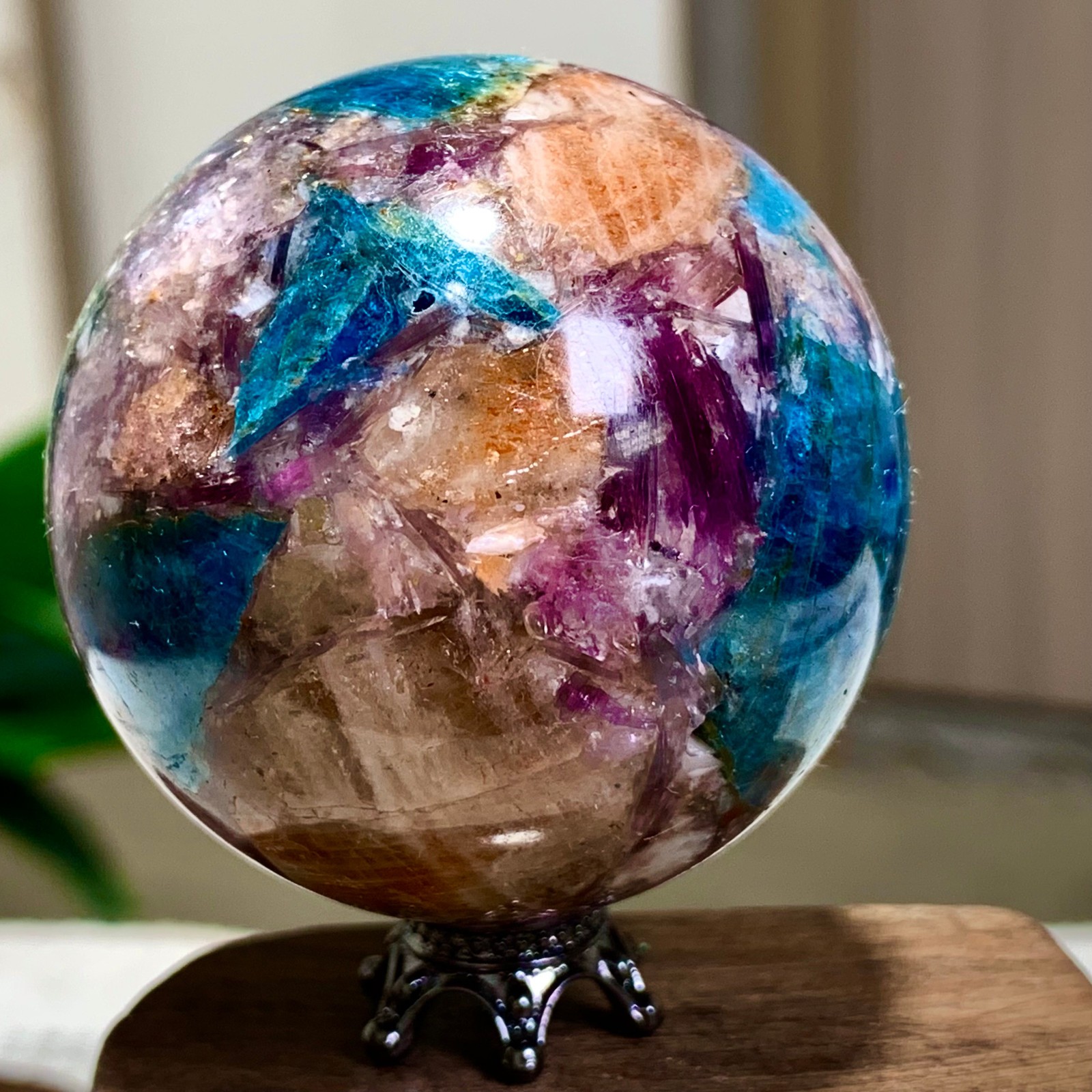 132G Natural Blue Aptite +Sun Stone purple lepidolite Sphere mineral sample