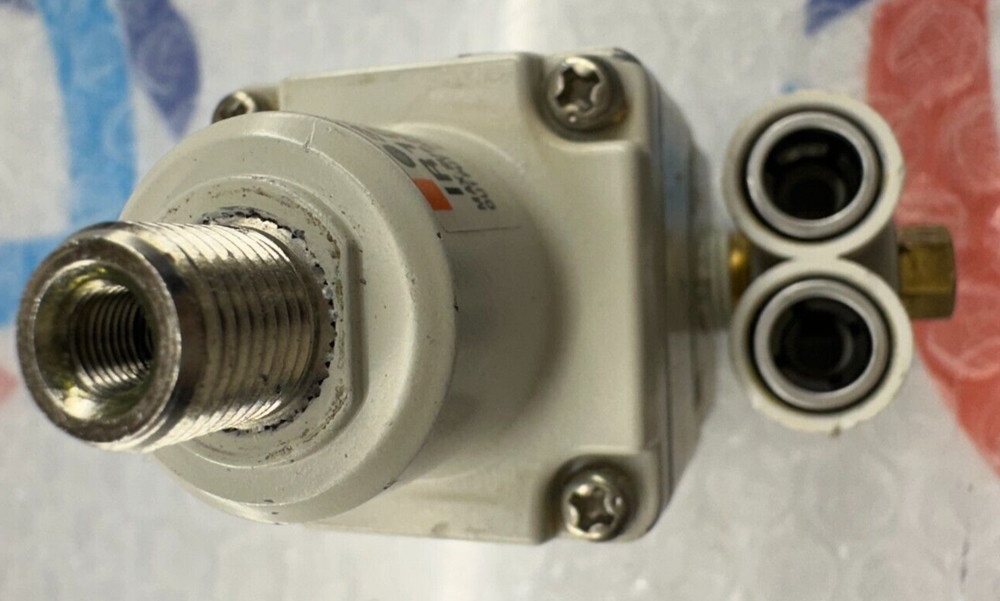 SMC PRECISION REGULATOR IR1020-N01