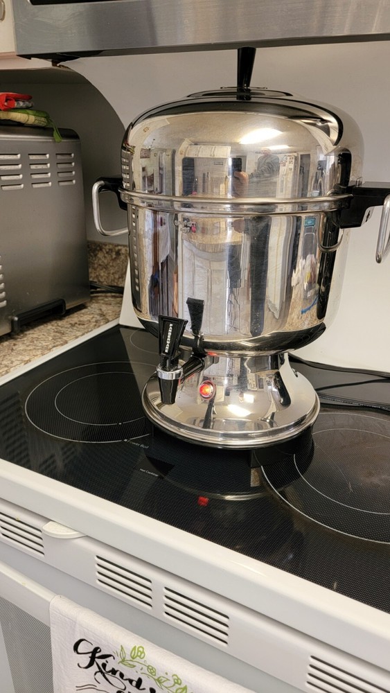 Farberware 12-36 Cup Percolator. Model L-1360 Coffee Maker