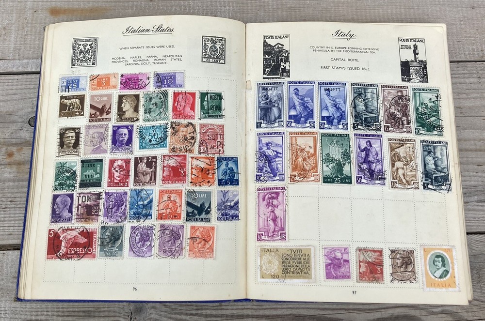 Vintage Royal Mail Stamp Album 1200 Stamps