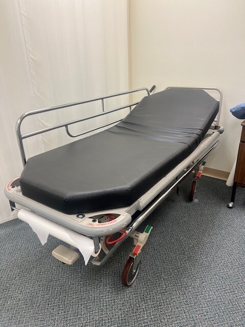 Midmark 525 Gurney/Stretcher. Excellent Condition.