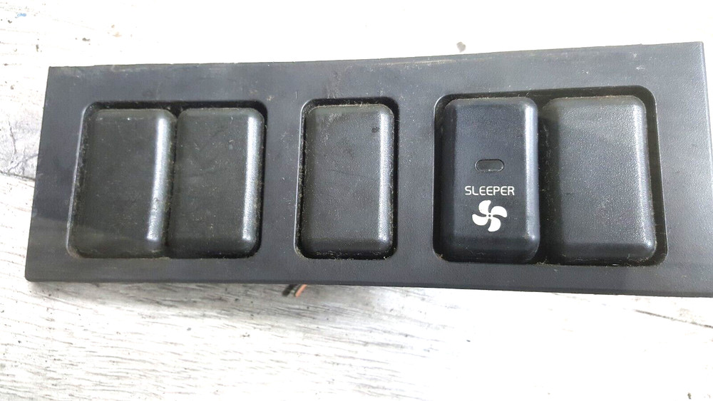 VOLVO  SWITCH   PANEL   3175616