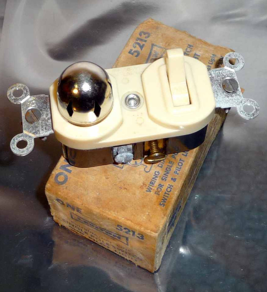 NOS, LEVITON IVORY SINGLE POLE TOGGLE SWITCH & PILOT LIGHT SOCKET, P/N: 5213