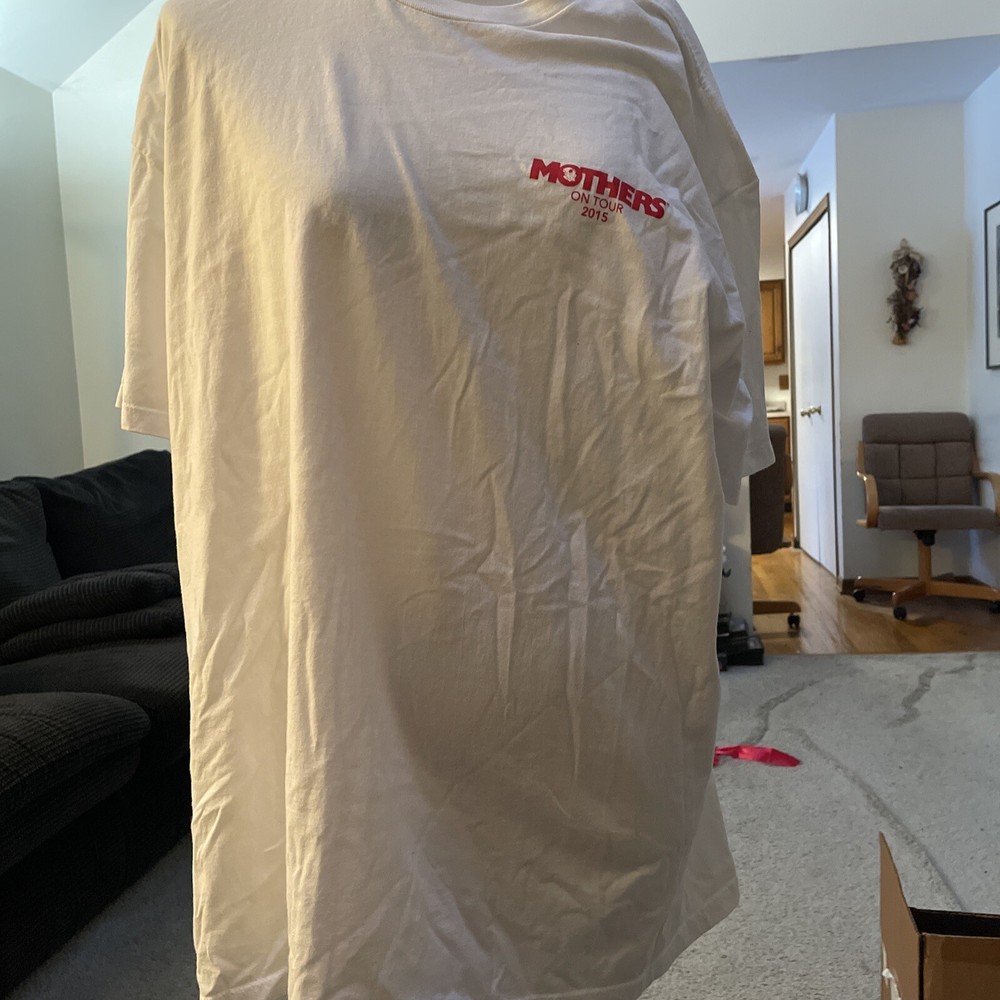 Mothers On Tour 2015 White Short Sleeve T Shirt Size 2 XL