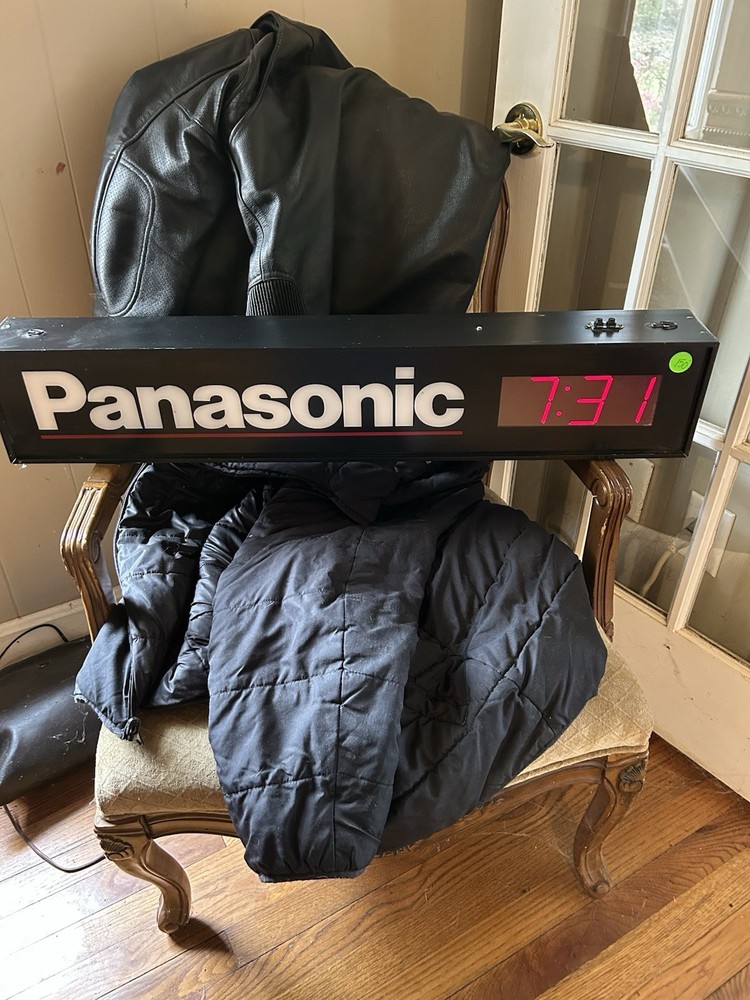 Panasonic Electronics-Dealer Clock