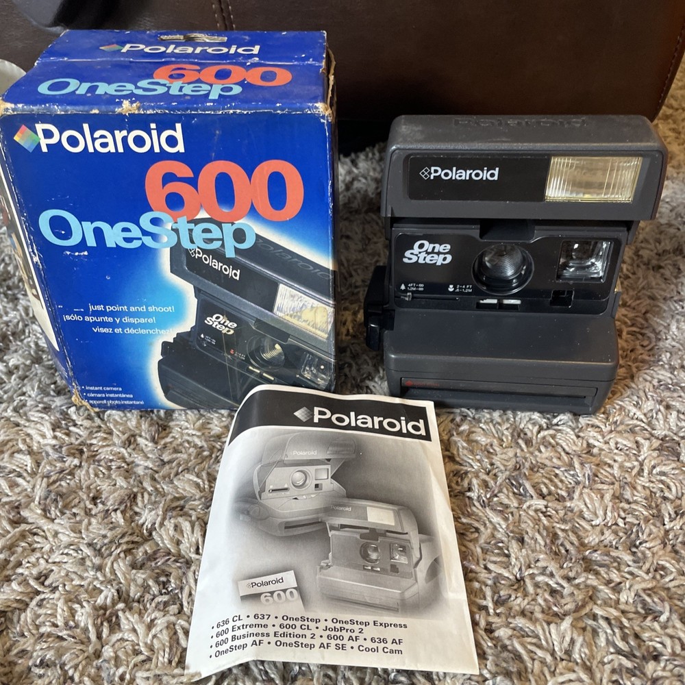 POLAROID VINTAGE  ONE STEP 600 AUTOMATIC CAMERA W/ORIGINAL BOX, Untested