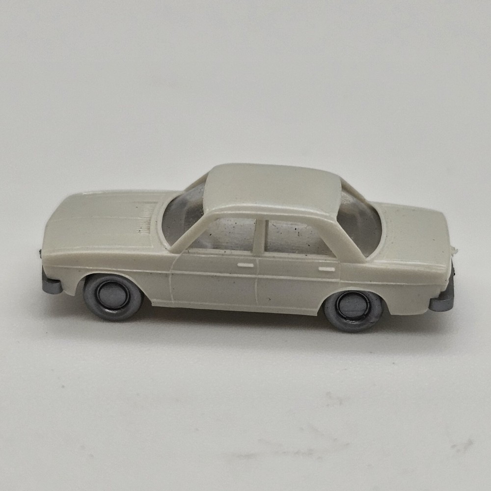 N Scale Audi 100 Germany