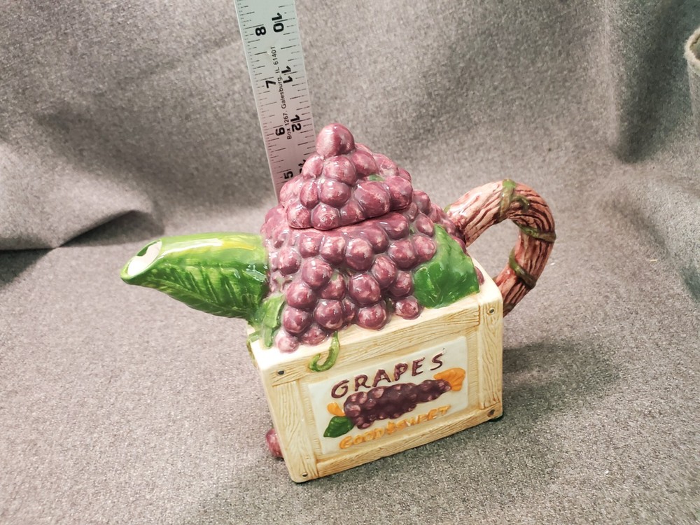 Vintage Cardinal, Inc. Grape Crate Teapot EUC