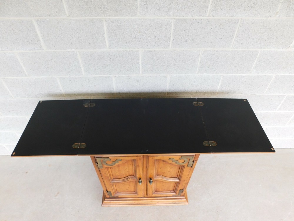 Drexel Velero Collection Flip Top Server