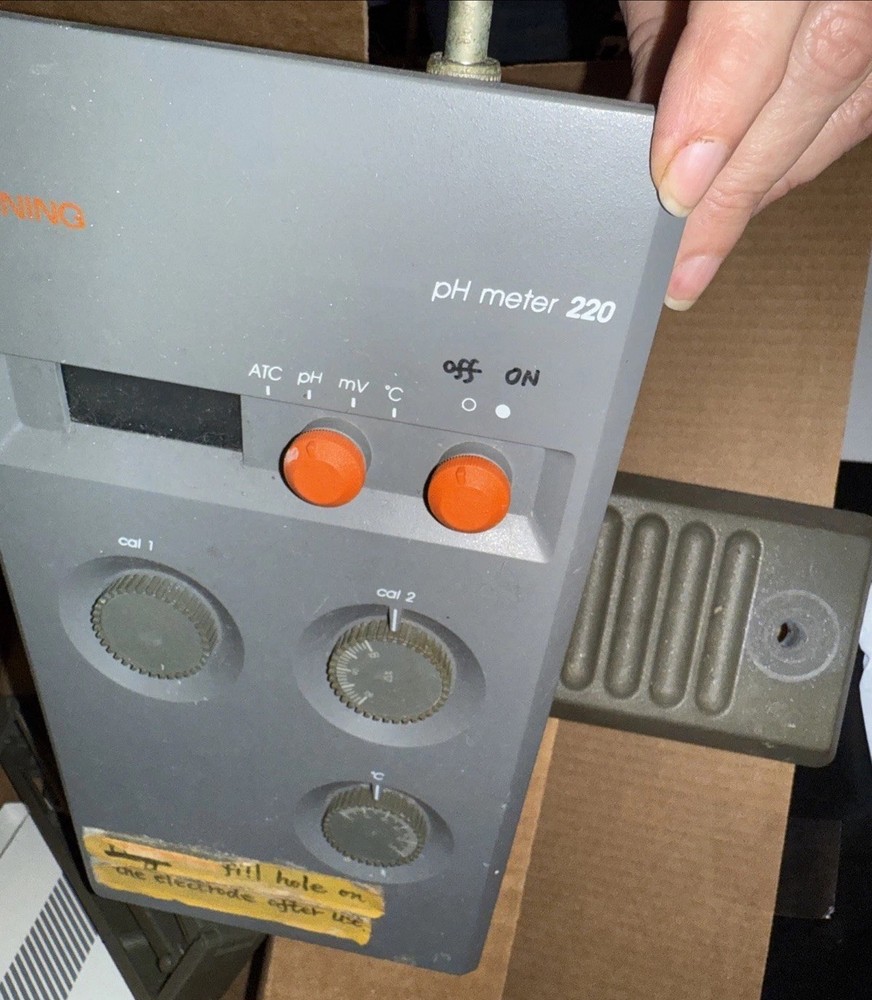 STEM Corning pH Meter 220 with plug, accepts Batteries (not included)& Electrode
