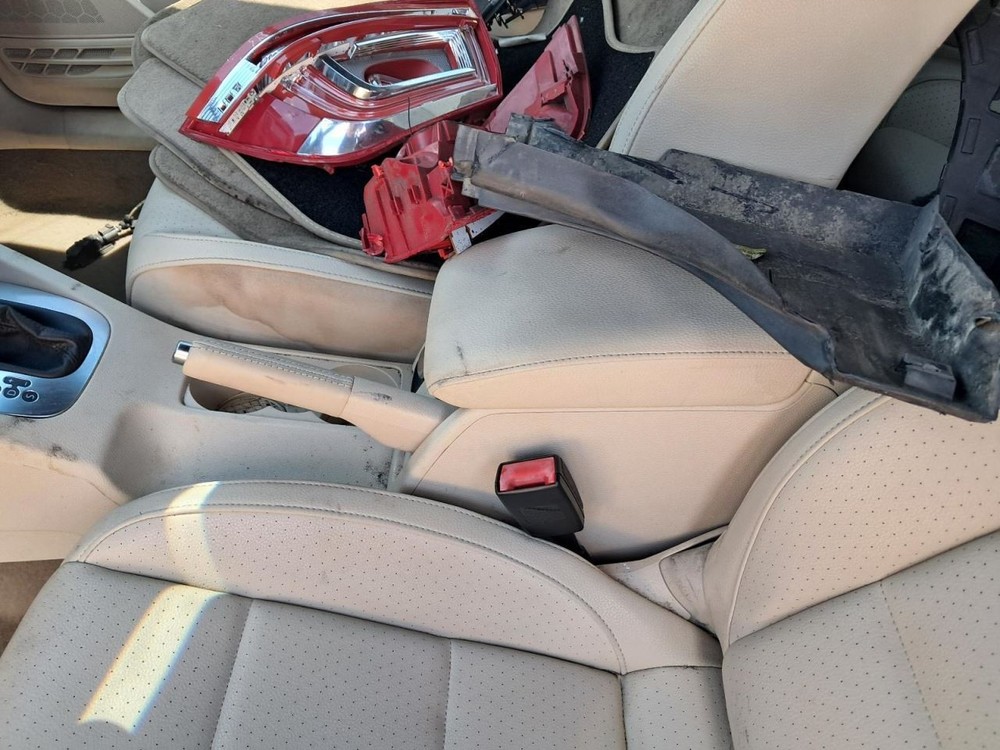 EOS 2016 Glove Box 4766611