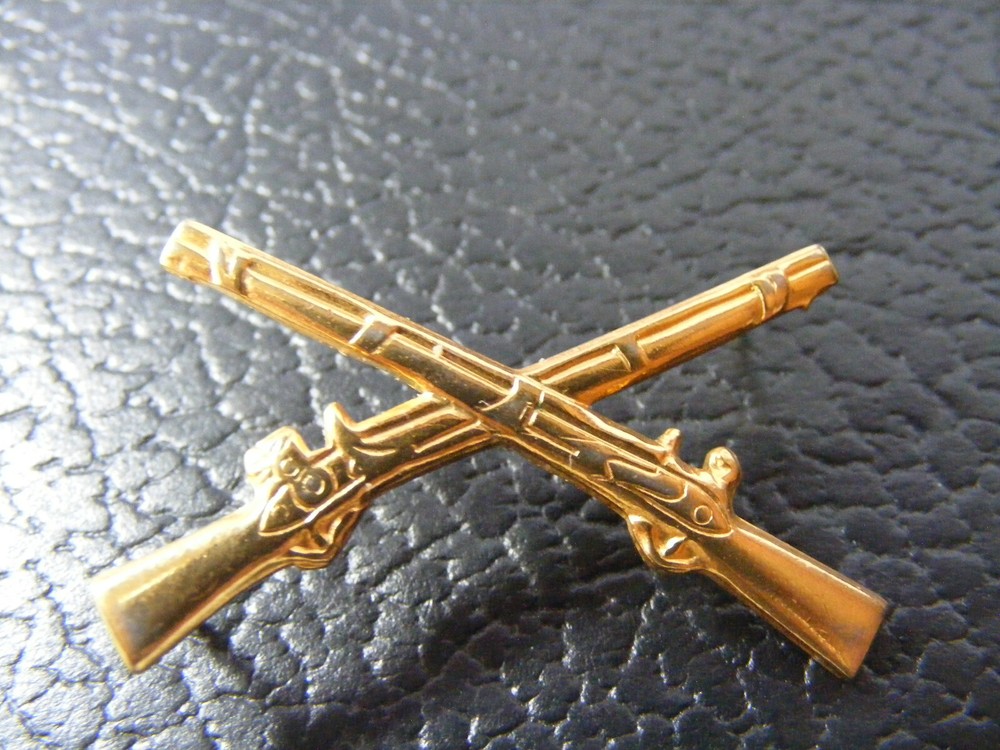 Pair infantry officers collar pins