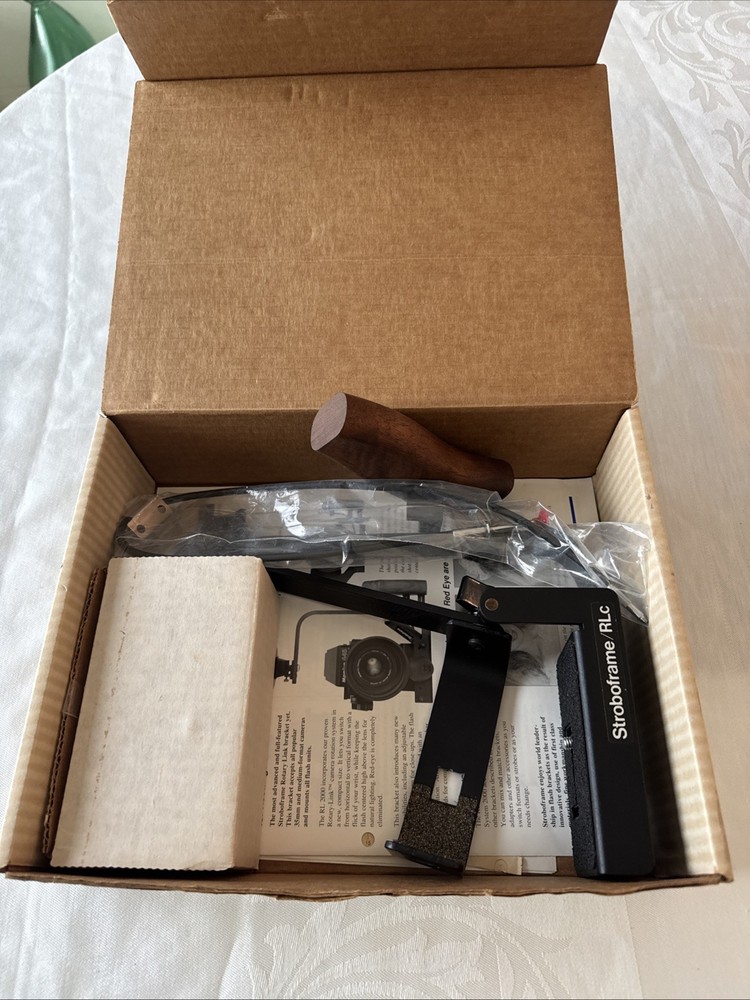 STROBOFRAME RL/C Camera Flash Bracket Designed For 35mm & 645 Cameras