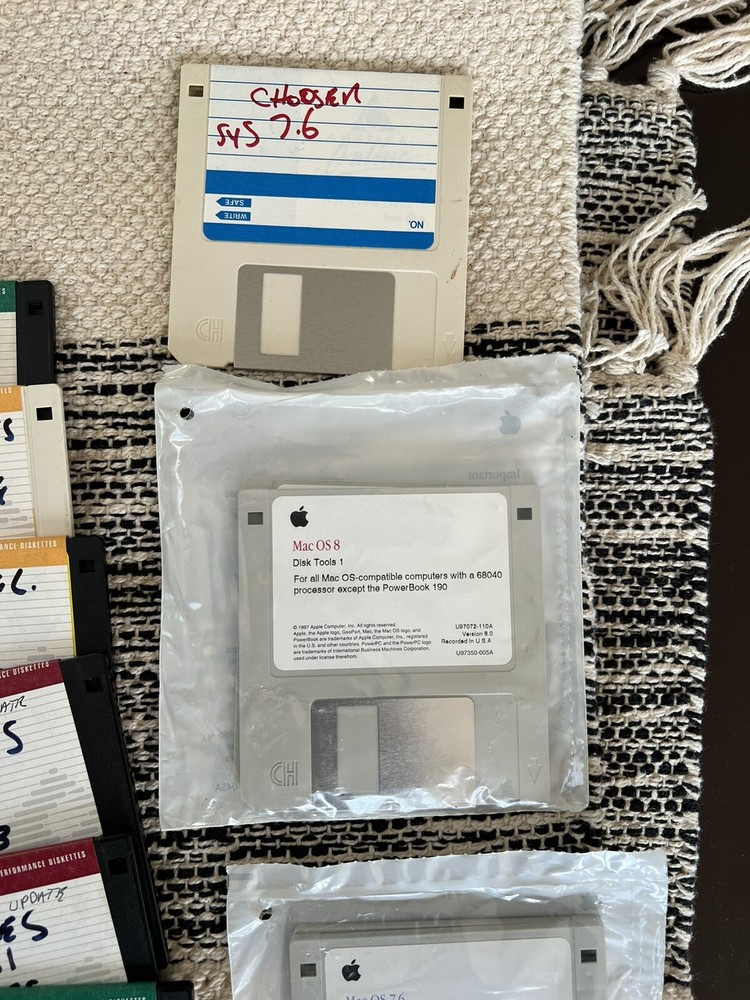 87 Diskettes Floppy Disk Vintage Macintosh Software & Cabinet