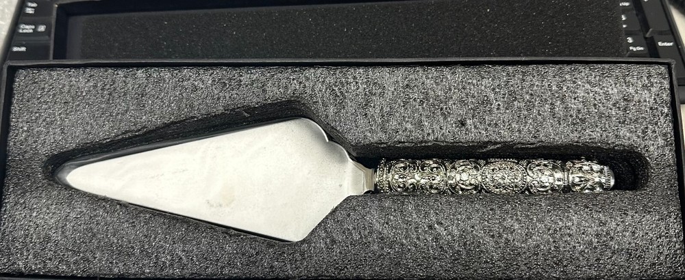 Tizo Jeweled Pie Cake Server