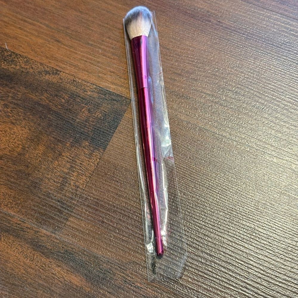 LUNA MAGIC Superstar Highlighter Brush 999