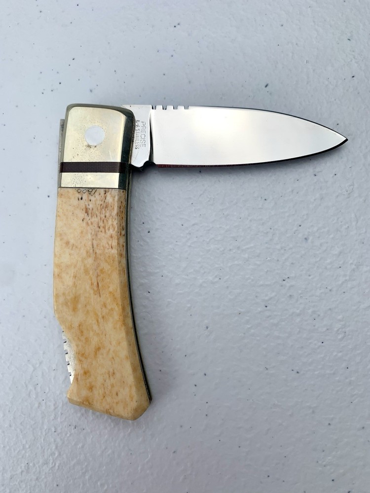 Vintage Precise Mountain Shadows Custom Scrimshaw Lockback Folding Knife