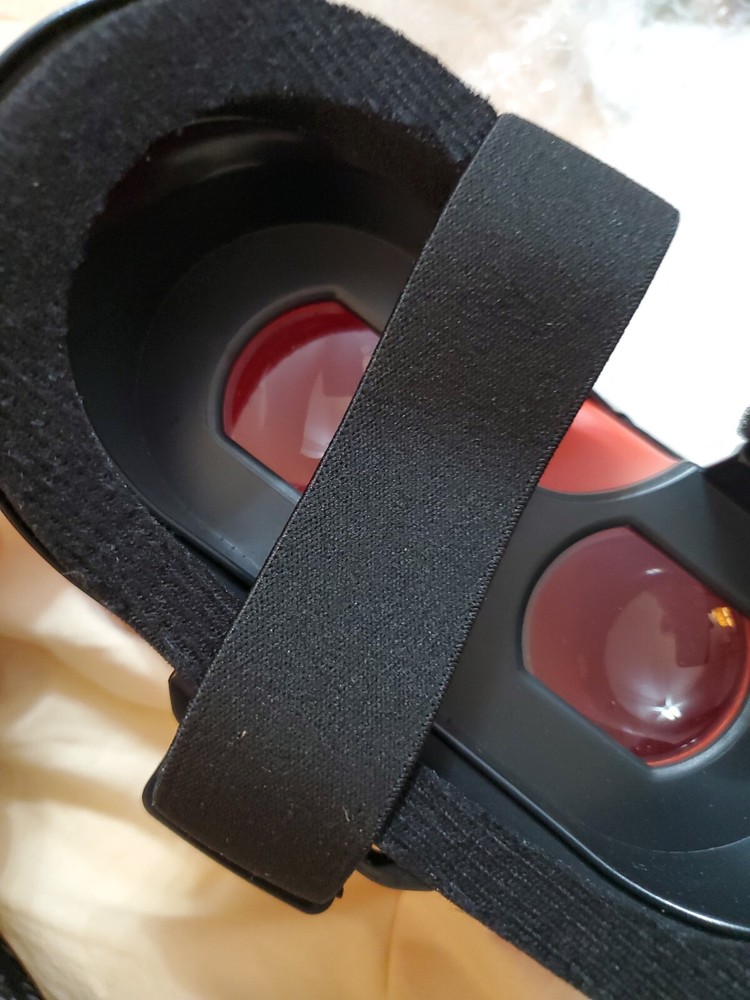 Balance VR SmartPhone Headset Advertising - Red - Virtual Reality