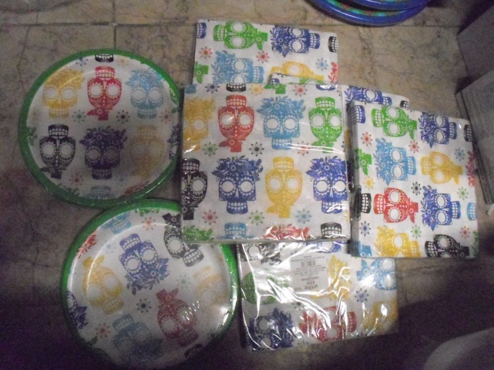 New ! Halloween 16 counts Snack Plates +