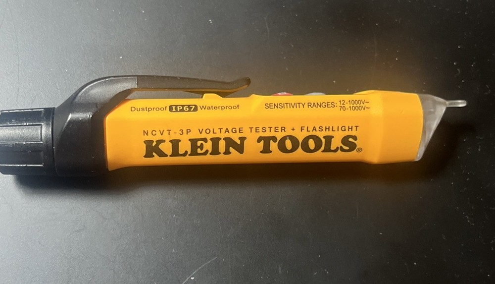 KLEIN TOOLS NCVT-3P VOLTAGE TESTER + FLASHLIGHT