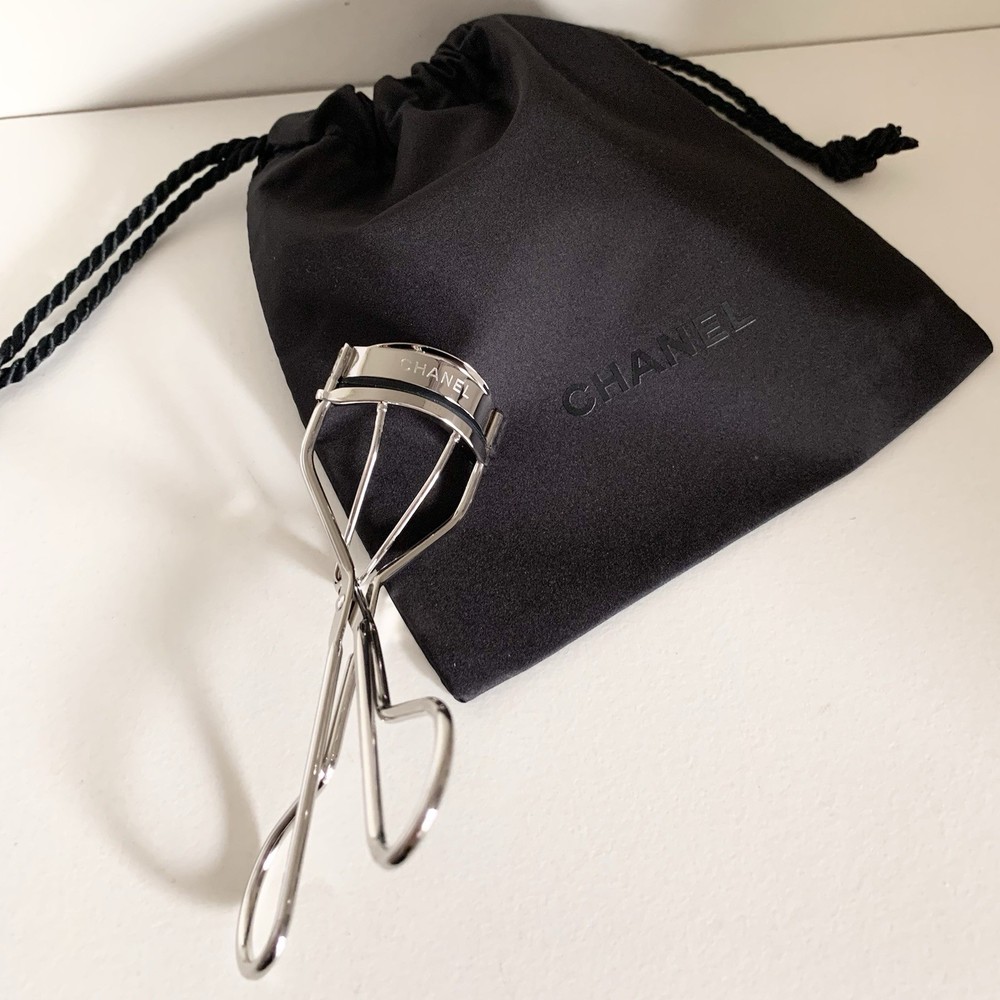 Chanel Eyelash Curler In Drawstring Dust Bag Pouch