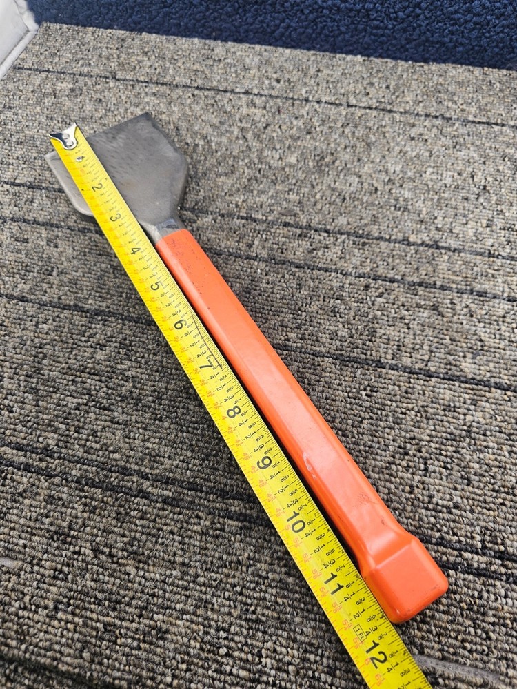 Crescent 2-3/4" x 12" [70mm] Heavy Duty Flooring Chisel