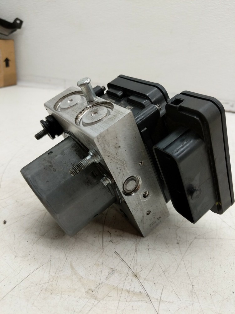 2012-2015 Tesla Model S Hydraulic Control ABS Anti-Lock Brake System Pump Module