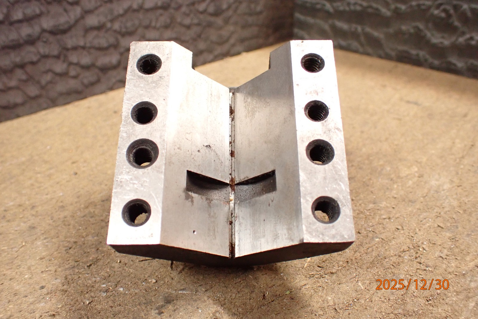 LOT 693A: ATCO MACHINIST V-BLOCK FIXTURE TOOLING FOR PUNCH FORMER SPIN FIXTURE