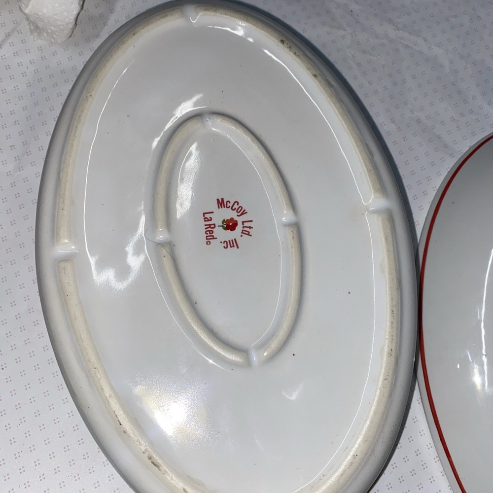 Nelson McCoy LA Red Oval 1.5 Quart Covered Casserole