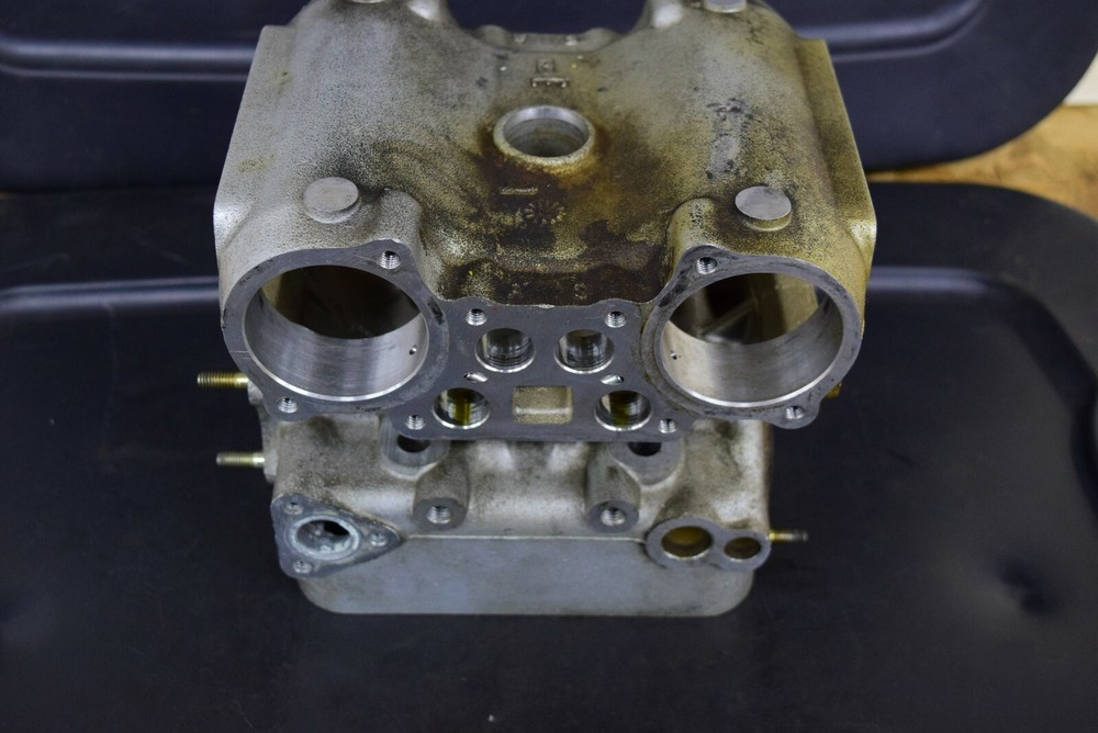 DUCATI 2001 748 ENGINE MOTOR EMPTY CYLINDER HEAD BORE