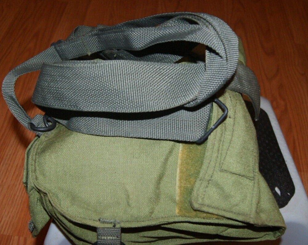 M40 SERIES GAS MASK MEDIUM -LARGE SIZE