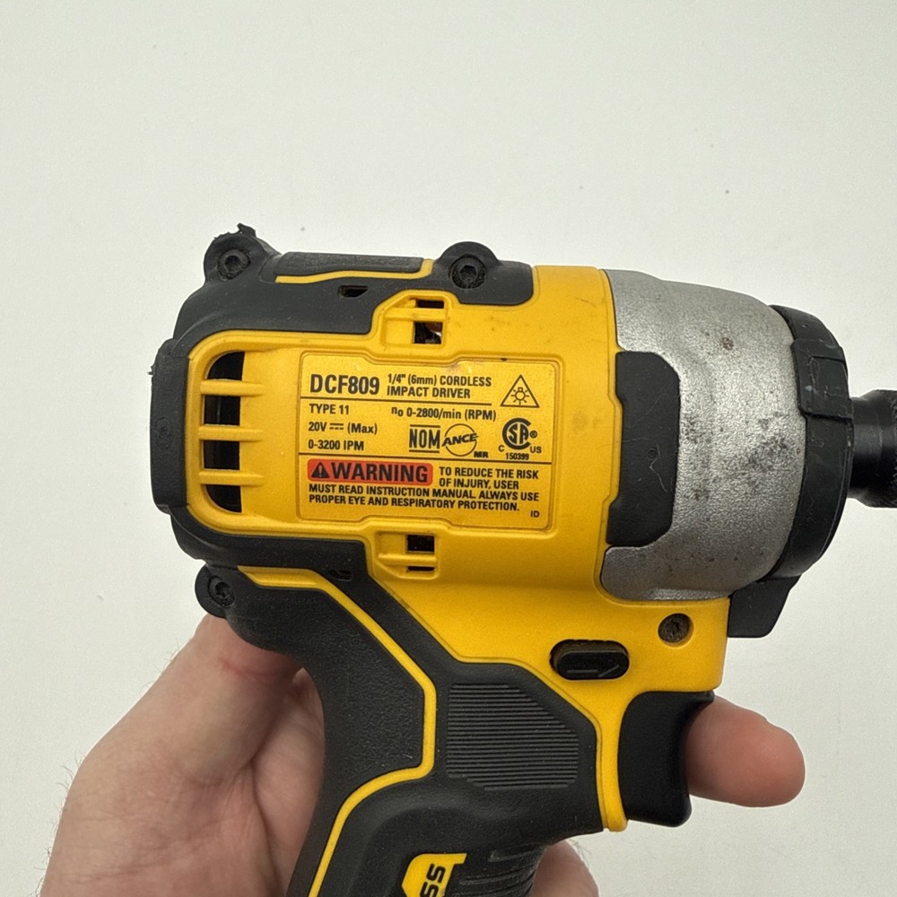 DEWALT ATOMIC 20V MAX CORDLESS COMPACT IMPACT DRIVER DCF809B - TESTED TOOL ONLY